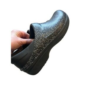 CROCS speckled all over rubber mule work comfort women’s 9